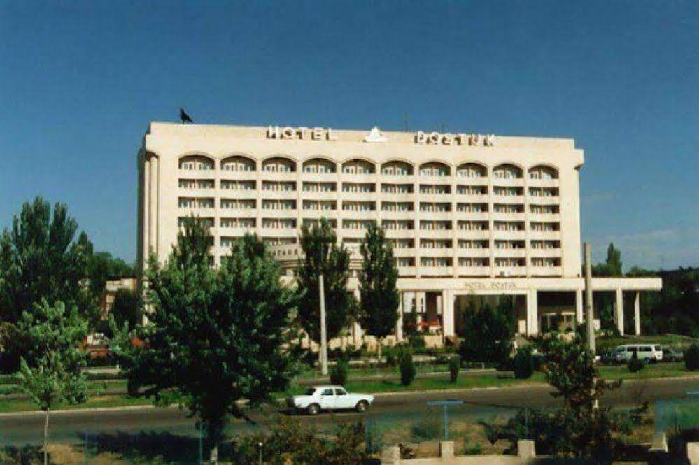 Hotel Dostuk Bishkek Ngoại thất bức ảnh